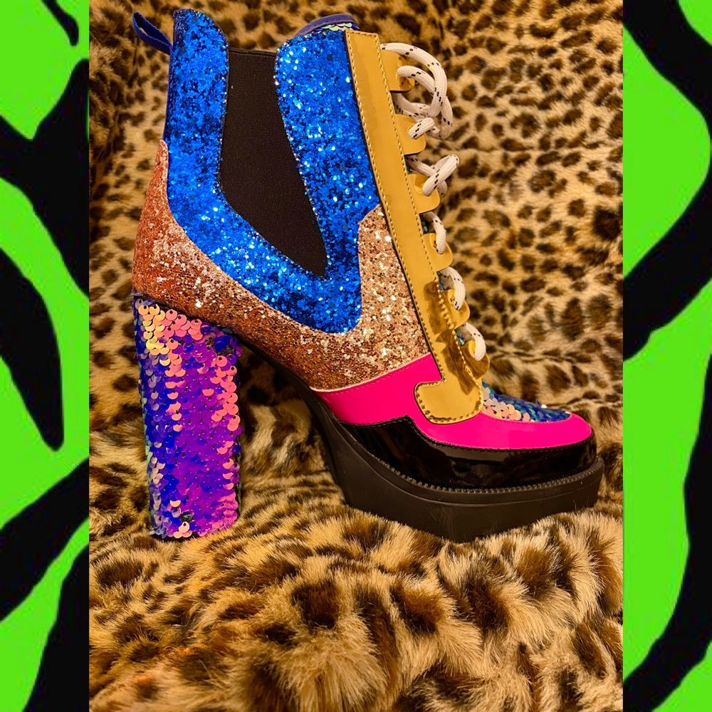 NEW🎸Cape Robbin Glitter Boots